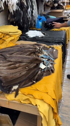 BILL WORB FURS 🇨🇦 on Instagram: "We just received these beautiful top quality mink fur pelts Super soft and silky with paws $275 each To order please go to www.billworbfurs.com #mink #pelt #billworbfurs"