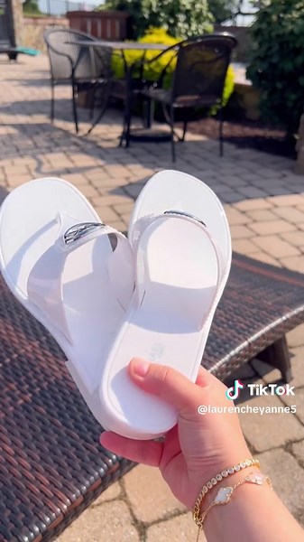 Michael Kors Jellies: Perfect Summer Poolside Shoes
