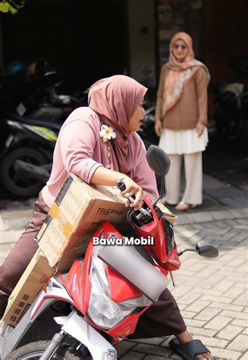 Yuk ah beli mobil baru cuma Rp1000 aja 🫵🏻 Iya kamu bisa dapetin Mobil Calya cuman Rp1.000 aja! Nantikan FLASH SALE MOBIL Rp1.000 spesial di Shopee LIVE Lila Azmina, tanggal 2 Maret mulai pukul 20.00 WIB! ✨