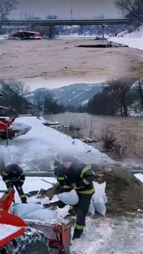 Mere vanredne odbrane od poplava na Ibru kod Raške, mere prevencije u Ušću i Kraljevu Na Ibru, u vodnoj jedinici Kraljevo–Novi Pazar, sinoć u 22 časa uvedene su mere vanredne odbrane od poplava zbog povećanog vodostaja, zasićenosti zemljišta i nepovoljnih hidroloških prilika u gornjem toku reke. Iz Javnog vodoprivrednog preduzeća „Srbijavode“ navode da Ibar trenutno beleži blagi, ali kontinuirani porast, iako za sada ne postoji neposredna opasnost po branjena područja na teritoriji Kraljeva. Kak