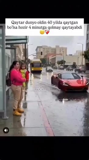 cosmos_acc⚜️ on Instagram: "Aniq qaytadi☝️ 2001년 개봉한 영화 “A Beautiful Mind”는 단순히 천재 수학자의 삶을 다룬 작품이 아니라, 인간이 내면의 혼란 속에서도 어떻게 사랑과 신뢰로 자신을 되찾아가는지를 보여주는 깊은 이야기입니다. 화려한 계산 장면보다 존 내쉬가 마음속 그림자를 이겨내려는 순간들이 훨씬 더 오래 기억에 남죠. 특히 그가 현실과 환상 사이에서 흔들리면서도 끝까지 아내를 향한 마음을 놓지 않는 모습은 묘하게 가슴을 저릿하게 만듭니다. 이 영화에서 감정을 완성시키는 요소는 바로 잔잔한 피아노 선율과 차분한 배경음악입니다. 처음에는 조용히 스며들지만, 어느 순간 관객도 모르게 내쉬의 감정에 같이 잠기게 되죠. 후반부, 아내가 내쉬의 손을 잡아주던 장면에서는 음악과 화면이 자연스럽게 겹쳐지면서 눈시울이 뜨거워지는 경험을 하게 됩니다. 많은 이들이 “이 장면만 떠올려도 이상하게 마음이 찡하다”고 말하는 이유도 그 때문일 겁니