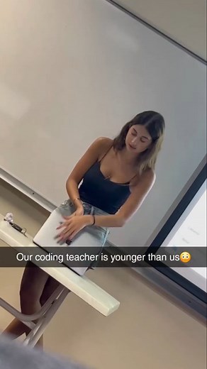 Zoe Code on Instagram: "Follow me @codewithzoe⬆️ For more coding tips More in the Caption ⬇️ The link is in my bio check it out now. It’s: www.blackbox.ai This Al powered tool lets you find any code you’re looking for by just asking the question. It will search the internet for the most accurate and suitable piece that fits your need. Use it for free now: 1- go to www.blackbox.ai 2- chat with the bot 3- extract the code Straight forward and supper accurate start to code while you think. If you’r