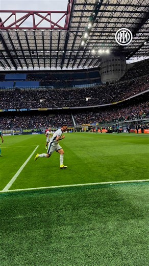 Score. Slide. Scream. 😎 #ForzaInter #InterCagliari | Inter