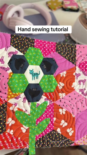 Sewing Hexie Flowers on Bags and Totes Tutorial