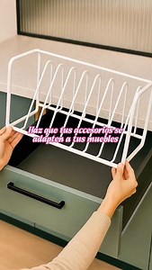 5.1K views · 4.2K reactions | CADA CENTÍMETRO DE TU COCINA CUENTA ✨ ¿Ya viste que fabricamos accesorios de alambre de acero a medida? Ganas visibilidad de un vistazo, alcance rápido y mejor aprovechamiento del módulo. Envíanos las medidas / foto de tu mueble por interno y lo cotizamos.  #accesoriosamedida #organizaciondecocina #mascasaperu | Organizadores y accesorios para el hogar | Facebook