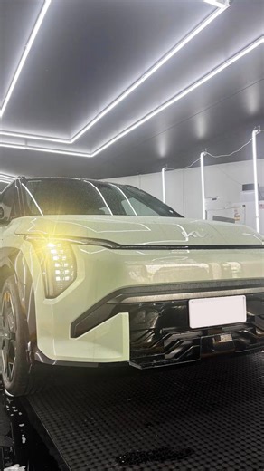 Invisible protection, serious defence. 🛡️ Paint Protection Wrap shields your ride from scratches, UV, and road grime, plus it self-heals like magic. 💫 Stay glossier, longer. Ask in store for total wrap protection. 💎 | Tint a Car