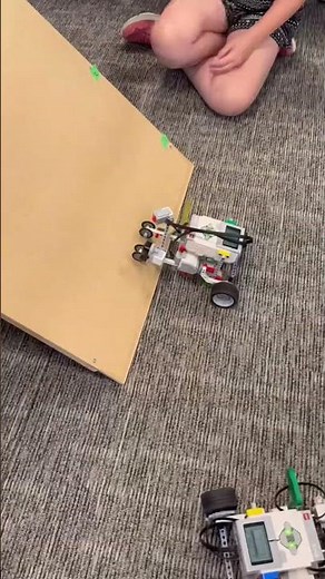 LEGO Mindstorms EV3 - Hill Climbing Robot Competition