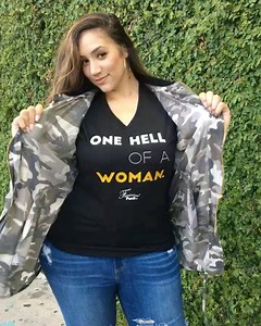 New shirt, who dis? 💁🏽😜 . 👚@femininefunk 🙏🏽 . 👖@curvysense . Jacket @ftfsnaps | Erica Lauren