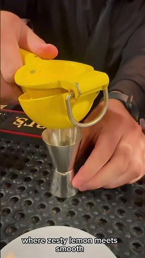 Quick Lemon Drop Martini Tutorial | Easy Vodka Cocktail Recipe 🍸 #bartender #mocktails