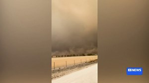 Evacuations warnings issued for bushfires near Grampians and Little Desert in western Victoria