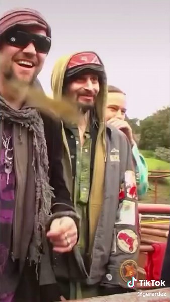 Invisible #dude #prank #fy #stunt #raw #smackdown #wwe #johnnyknoxville #bammargera #skate #jackassmovie #ryandunn #steveo #jackas #fyp #clip #bull#voiceeffects