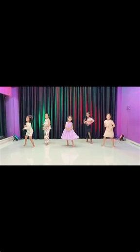 part 2 | shaky shaky song viral girls dance video 📷📸#dancechallenge #trendingvideo #foryourpage #viralsong