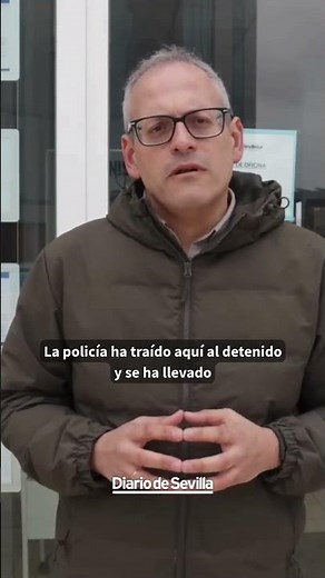 El Dioni de Pino Montano vuelve a su oficina con las esposas puestas