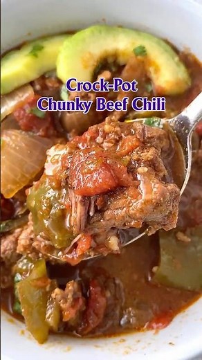 Crockpot Chunky Beef Chili #slowcooker #crockpot #chili