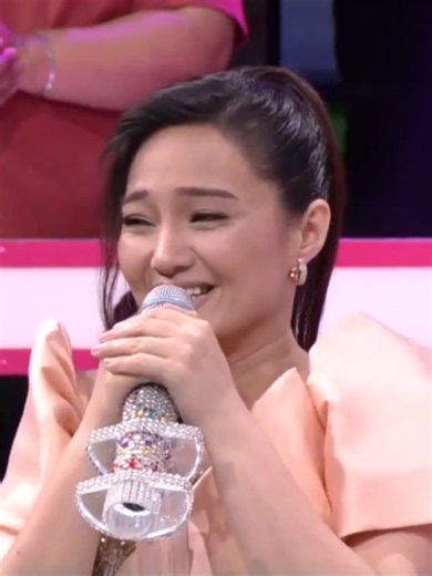Gladys Reyes singing on Everybody Sing funny moment