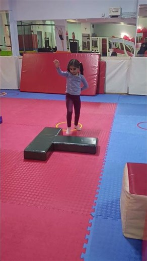 jimnastik#shortsvideo#tek#el#ile#ters#takla#funny#love#love#baby