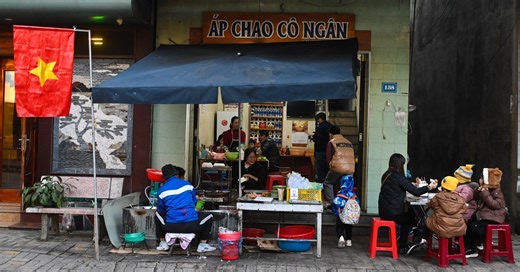Quán bánh áp chao Cao Bằng lạ miệng, khách đông nườm nượp, bán 2 tiếng hết hàng