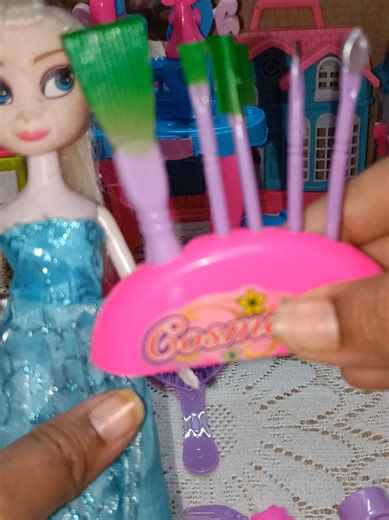 Elsa wants to do makeup. asmr video. #satisfying #satisfyingvideo #asmrsounds #asmr #elsa
