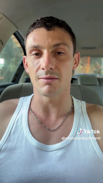 Lis ça ⬇️ Il ne suffit pas juste de parler à une femme. Tu dois comprendre ce qu’elle dit entre les lignes, ce qu’elle ne dit pas, et surtout ce que la DYNAMIQUE de l’échange révèle. Scanner l’intérêt, les tests, la gêne, l’ennui ou la provoc. Analyse le moment T : est-ce qu’elle te challenge ? Est-ce qu’elle te teste ? Et surtout, adapte TON JEU sans perdre ton cadre : rester maître de l’échange. Tu ne réagis pas, tu es lucide. Tu observes, tu sens, tu anticipes, et tu ajustes sans perdre ta po