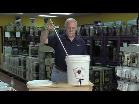 Winemaking Lesson 12 - Starting the primary fermentation