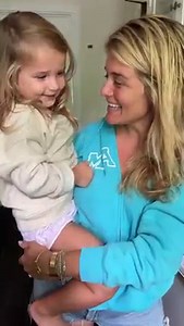 Fudge-style chocolate pops made WW friendly — and easy enough your 3 year old can make them (if you don’t mind a mess lol)! #wwambassador Check out the full recipe at ww.com/daphneoz 🧊😋 | Daphne Oz