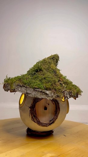 Maryinthefairyland on Instagram: "Fairy tale house with green roof - built with recycled & natural materials. Full DIY video tutorials on my YouTube channel -> check BIO for link #fairyland #fairyhouse #fairyhouses #fairyhome #feenhaus #diyfairyhouse #naturalfairyhouse #creatingfairyhouses #greenroof #pixiehouse #gnomhaus #gnomehome #wichtelhaus #fairytalehouse #maerchenhaus"