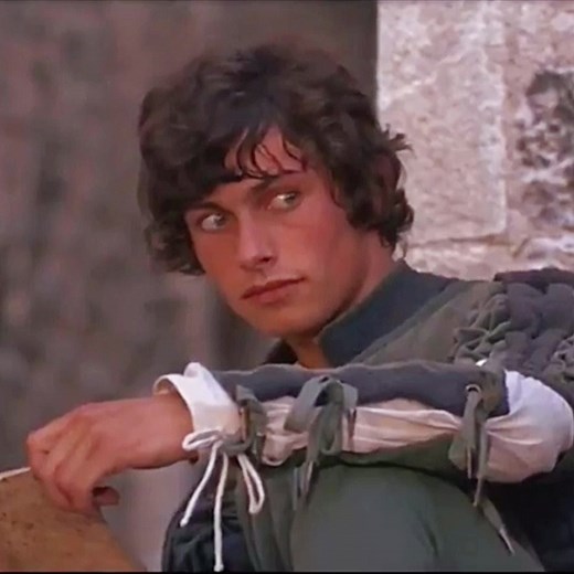 #BENVOLIOMONTAGUE #JULIETCAPULET || NOT A SHIP!! I tried making a gif edjt but it fidny work. anyways i need their friendship righy now please || #shakespeare #romeoandjuliet #edit