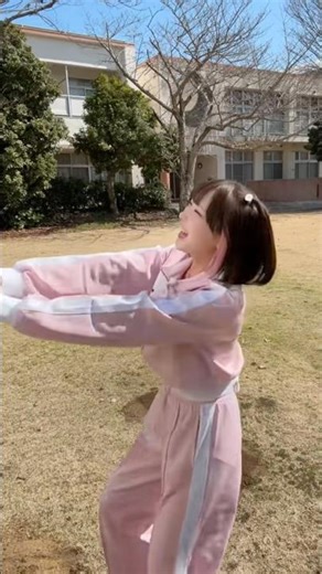 A shut-in game streamer rents out a school and performs a mysterious dance lol [Tama-chan] #shorts