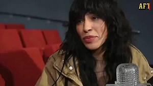 Loreen in an interview: 🎤: For some of the twelves, we could hear how the audience sang Cha Cha Cha, Käärijäs song. What do you think about that? Loreen: "I mean... Käärijä's so fucking awesome. An amazing performance. And it's nice, when acts get such support. You can't just go "SHUSH SHUSH, YOU CAN ONLY THINK I'M GOOD", that's not how it works!" 🎤: But you received the twelve, and the audience is singing someone elses' song..? Loreen: "No, no. That doesn't bother me. Gotta work a little on m