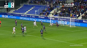 Histórico ante la SDHuesca: Nuestro primer enfrentamiento fue en la temporada 1970/71, en el antiguo Campo de San Jorge, cuando ambos conjuntos militaban en Tercera División. El partido terminó con empate a uno. Nuestra última visita, en la temporada 2023/24, terminó con victoria blanquivioleta con este gol de Monchu. https://www.realvalladolid.es/noticias/historia-huesca-real-valladolid-25-26 | Real Valladolid C.F. S.A.D