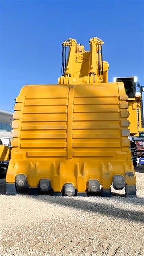 13K views · 70 reactions | Komatsu PC7000-11E raising its 44m3 bucket at Bauma 2025! @komatsueurope @komatsumining Follow @diggersanddozers and SUBSCRIBE to us on YouTube! #excavator #trucks #cat #caterpillar #liebherr #komatsu #hitachi #volvo #bobcat #jcb #hyundai #case #johndeere #heavyequipment #heavymachinery #constructionequipment #constructionmachinery #construction #demolition #quarry #mining #diesel #oilandgas #machine #machinery #operator | Diggers & Dozers | Facebook