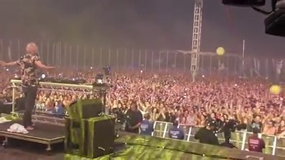 171K views · 826 shares | Oh Glastonbury, I have to praise you like i should! Watch the full set on the BBC iPlayer :) | Fatboy Slim | Facebook
