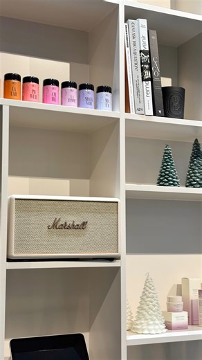 Elisa Bruart on Instagram: "Une journée dans ma vie en tant que créatrice de contenu à Bruxelles w/ @arthur_busigny 📍🫧📹🍵 @cosmeticary @lushbruxellesrueneuve @lea.sionniere (invitation) #bruxelles #belgique #vlogfr"