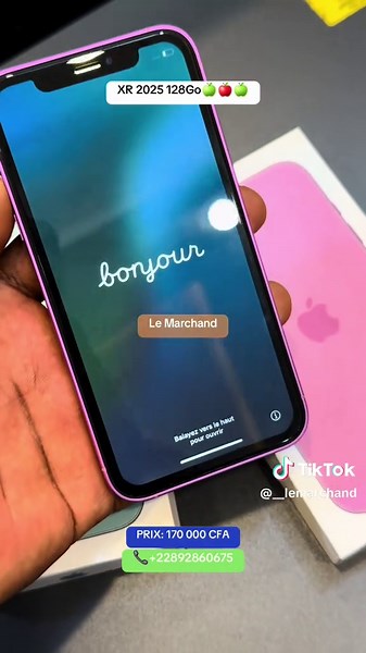 Présentation de l'iPhone XR en couleurs rose et verte
