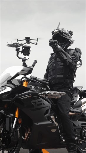 125K views · 1.1K reactions | ️⚡️Tried gesture control on Neo 2 yet? Put on the helmet and control your #Neo2 with one hand. 駱 When paired with the RC-N3, it gets up to 10 km of video transmission—small body, big power. : jiale #dji #DJINeo2 #HeadTracking #FPVDrone #TechVibes #DJI #motorcycle | DJI | Facebook