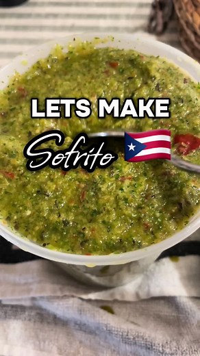 Easy Homemade Sofrito Recipe 🇵🇷 | From Scratch in Minutes