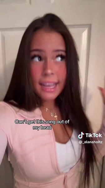 Alana Holtz (@_alanaholtz)’s videos with original sound - 𝒃𝒓𝒊