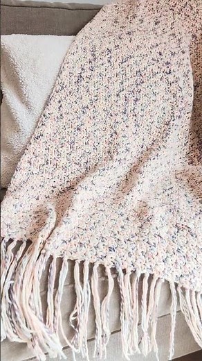 Easy Crochet Blanket Tutorial - Free Pattern #crochet #beginnercrochet