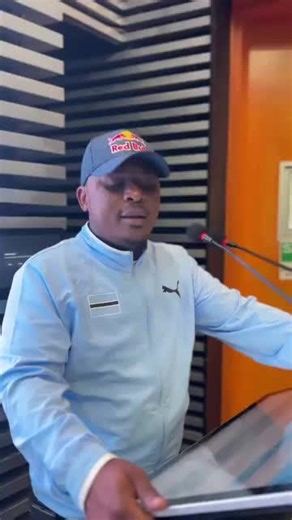 Ke borilwe ke crowd: bophelo le lerato la Botswana
