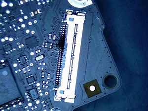 Macbook Pro LVDS Replacement