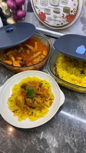 Repost from @hinthukitchen ✨ “DAH MAKAN?” That’s the first question my mom asks me whenever I come home from work. That’s why I love cooking Chicken Curry earlier and storing it in Tupperware Voila Glassware. When I’m hungry, I just reheat it — ready to serve instantly! 💖🍛 Why I love Tupperware Voila Glassware: ✅ Microwave reheating – quick & easy ✅ Fridge & freezer friendly – store anytime ✅ Heat resistant – from cold to hot safely ✅ Comfortable to carry – serve with ease From kitchen to dini