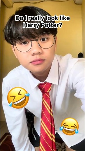 Do I actually look like Harry Potter? #shorts #harrypotter #funny #memes #meme #crazily #lol #viral