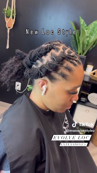 Baby my client is always getting me out my comfort zone and I love it !! 🥰❤️ • Just click “Style Add-On” when booking your retwist ☺️ • Oh yeah and me singing again instead if finding the audio 💁🏽‍♀️ • 🪴Lightweight •No tension •All hand work! “Where edges are respected & Bad vibes rejected!” • 📍 Dallas, Tx • Let’s bring your dream locs to life! ✨ Book Your Consult today! Link in bio! • #Godfirst #missevolvelocs #evolvelocs #dallaslocstylist #dallaslocextentions #dallasgoddesslocs #dallasloc
