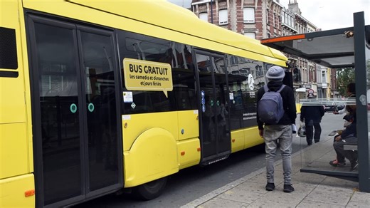 Ado agressée dans un bus à Nice: "On nous dit de ne pas sortir de la cabine", témoigne un conducteur