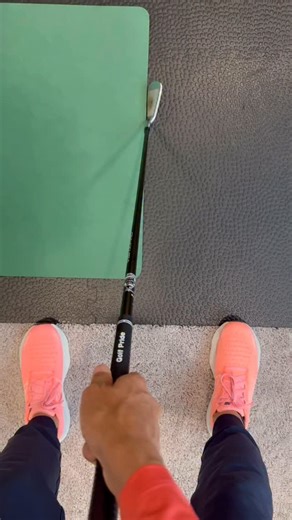 Comment TEST for my free grip test ⬇️ Most golfers don’t realize this one simple rule: 👉 If your hand starts on top, it must stay on top halfway back. 👉 If it starts on the side, it stays on the side. 👉 If it starts on the bottom, it stays on the bottom. That’s the easiest way to control your clubface and finally hit the ball straight. Take my free grip test today and find out exactly where your trail hand belongs. | Ashley Knoll Golf Academy