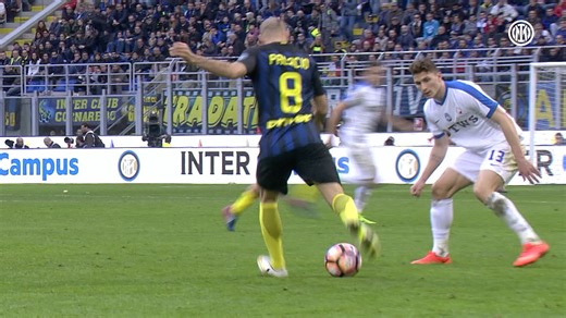 7 goals, each one better than the next one 🙌🖤💙 Watch the extended highlights of #InterAtalanta in 2016/17 now 📺👇 7 gol uno più bello dell'altro 🙌🖤💙 Guarda ora gli extended highlights di #InterAtalanta 2016/17 📺👇 #ForzaInter #InterAtalanta | Inter