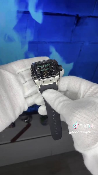 Características del Reloj Pagani Design Y18