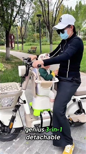 This 3-in-1 Baby Seat Is A Total Game Changer For Parents! 🛵👶