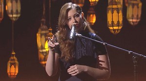 Deaf Singer Mandy Harvey Compared to Adele by Simon Cowell During ‘AGT’ Semi-Finals (Video)