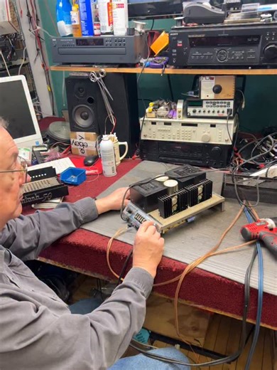 Bill | Checking out the Mcintosh MC50 Mono Block. #hifiaudio #vintageaudio #mcintoshlabs | Instagram
